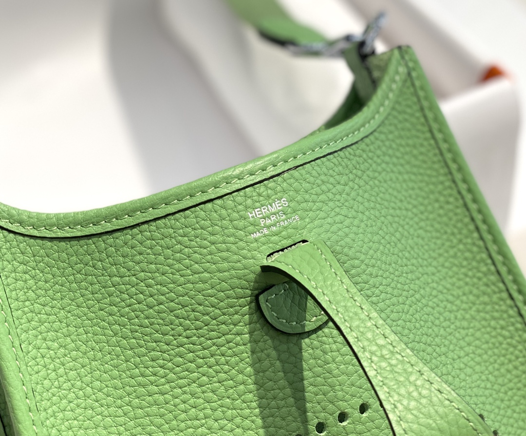 Hermes Evelyne 16 Amazone TPM Shoulder Bag In Green Kiwi Clemence Leather